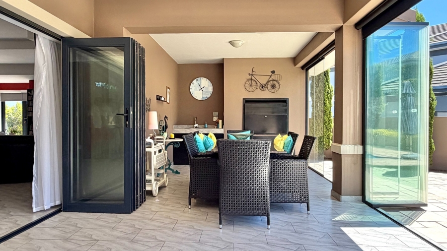 4 Bedroom Property for Sale in La Montagne Western Cape